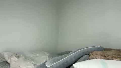 lucyforr online show from April 5, 7:38 am