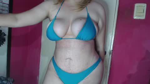 Snapshot of lucykat1 chatting on January 16, 1:37 am Lucy online show from January 16, 1:37 am
