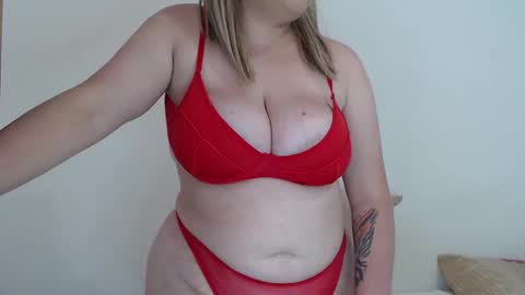 Snapshot of lucykat1 chatting on October 20, 8:42 pm Lucy online show from October 20, 8:42 pm
