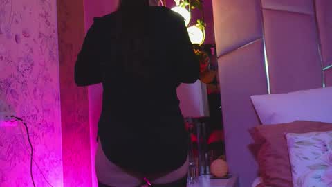 Lucy Lexton online show from March 17, 8:12 pm