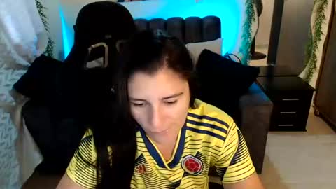 Snapshot of lucyli_ chatting on June 17, 6:31 pm LUCY online show from June 17, 6:31 pm