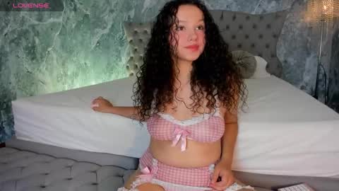 Snapshot of lucylovelyy1 chatting on September 20, 6:53 pm Lucy online show from September 20, 6:53 pm