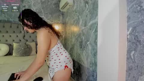 Snapshot of lucylovelyy1 chatting on November 21, 1:59 am Lucy online show from November 21, 1:59 am