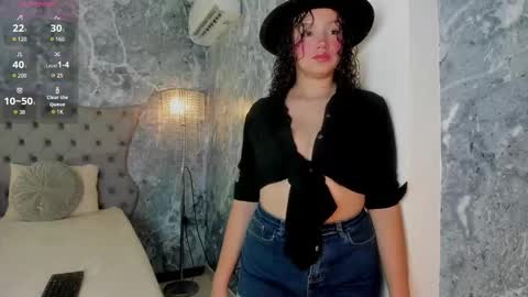 Snapshot of lucylovelyy1 chatting on November 30, 2:26 am Lucy online show from November 30, 2:26 am