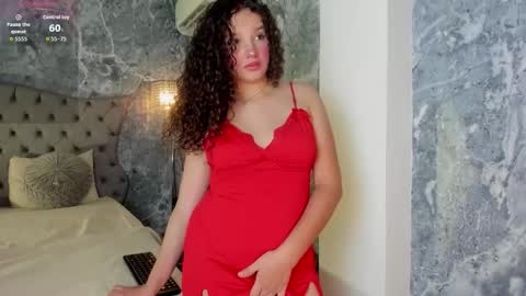 Snapshot of lucylovelyy1 chatting on December 5, 2:31 am Lucy online show from December 5, 2:31 am