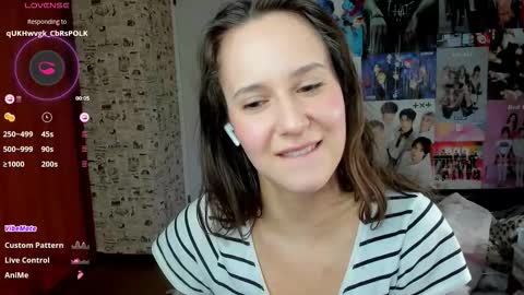 Snapshot of lucyrose33 chatting on October 22, 5:24 pm Lucy Rose online show from October 22, 5:24 pm