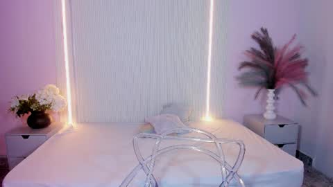 Lucy Wold online show from June 16, 9:28 pm