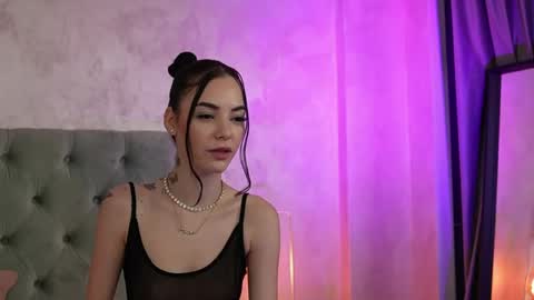 LucyWillow online show from April 22, 3:53 am