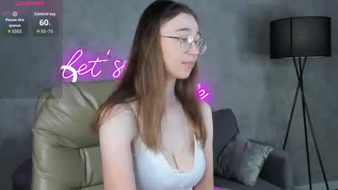 Lucy online show from July 25, 1:04 am