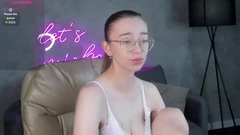 Lucy online show from July 28, 12:40 am