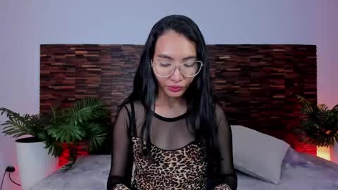 Lucy Liiu online show from April 21, 9:17 pm