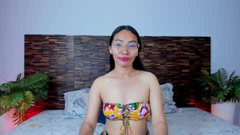 Lucy Liiu online show from April 24, 8:22 pm