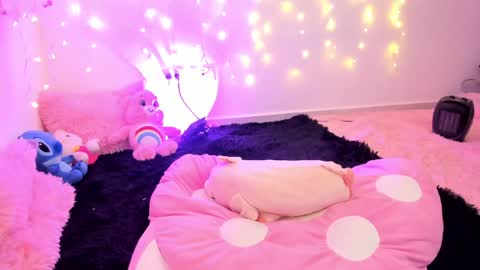 LUCYY FROM HOME  online show from January 19, 10:28 am