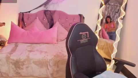 ludo_kitty_tay online show from October 26, 3:23 am
