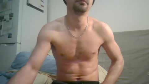 Snapshot of luffyman20 chatting on January 23, 1:51 am luffyman20 online show from January 23, 1:51 am