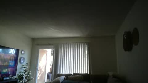 Snapshot of luh698171 chatting on April 13, 10:48 pm Luxious online show from April 13, 10:48 pm