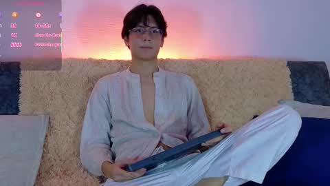 Lui online show from February 22, 4:02 am