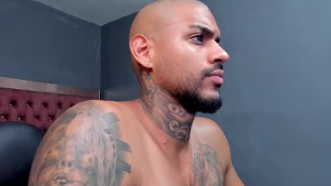 Snapshot of luigi1_ chatting on January 7, 7:10 am Luigi Vitale online show from January 7, 7:10 am