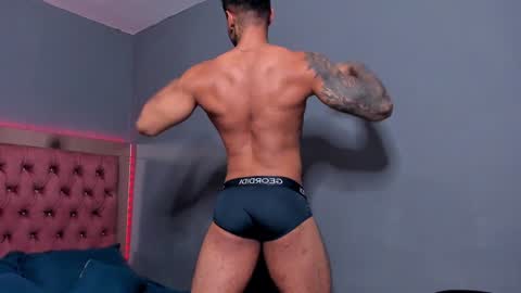 Snapshot of luigi1_ chatting on January 25, 5:07 am Luigi Vitale online show from January 25, 5:07 am