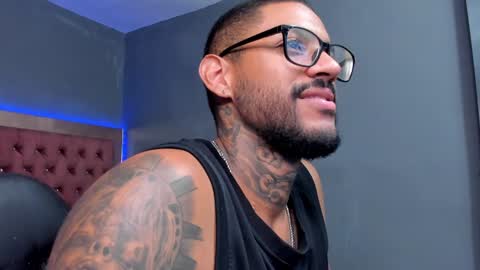 Snapshot of luigi1_ chatting on February 5, 6:56 am Luigi Vitale online show from February 5, 6:56 am