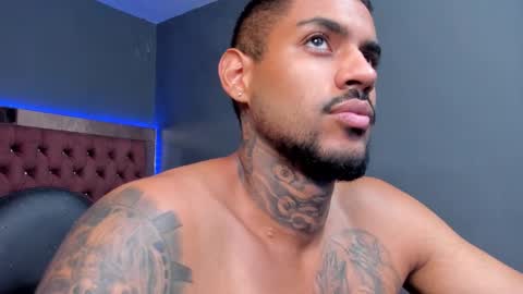 Snapshot of luigi1_ chatting on February 22, 3:45 am Luigi Vitale online show from February 22, 3:45 am