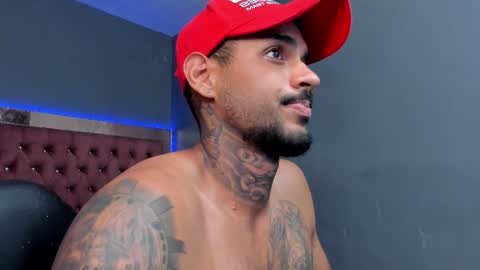 Snapshot of luigi1_ chatting on February 26, 8:37 am Luigi Vitale online show from February 26, 8:37 am