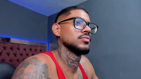 Snapshot of luigi1_ chatting on February 27, 3:36 am Luigi Vitale online show from February 27, 3:36 am