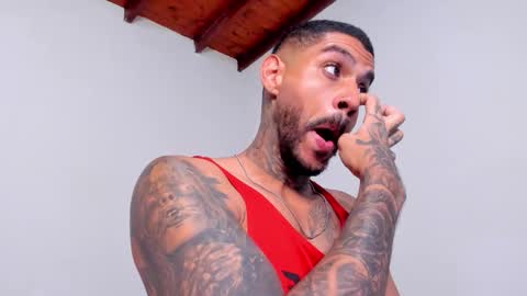 Snapshot of luigi1_ chatting on September 21, 3:52 am Luigi Vitale online show from September 21, 3:52 am