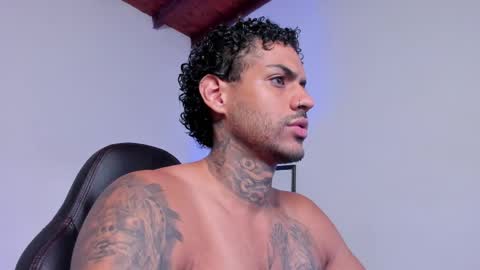 Snapshot of luigi1_ chatting on April 24, 1:30 am Luigi Vitale online show from April 24, 1:30 am