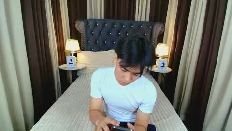 Snapshot of luigi_moreno chatting on December 21, 10:55 am luigi_moreno online show from December 21, 10:55 am