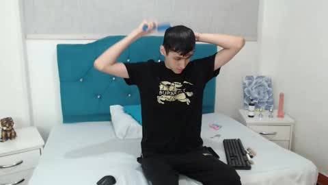 luigimarchetti online show from November 28, 7:49 pm