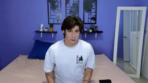 Snapshot of luigisb chatting on January 2, 8:46 pm Luigi online show from January 2, 8:46 pm