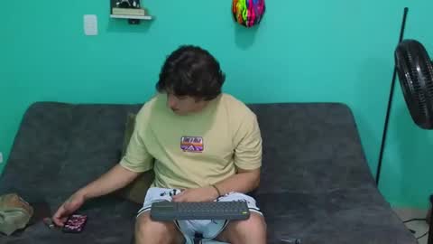Snapshot of luigisb chatting on February 4, 2:39 am Luigi online show from February 4, 2:39 am