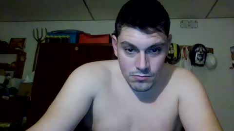 Snapshot of luis2423 chatting on January 12, 10:22 pm A slave to the mistress.. un esclavo para las amas dominantes. online show from January 12, 10:22 pm