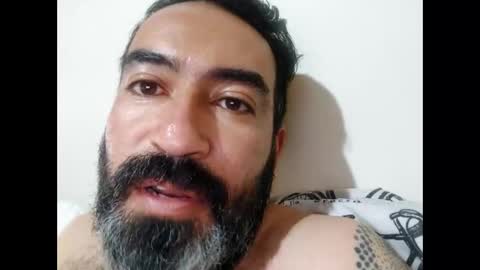 Snapshot of luis2988z chatting on December 24, 1:50 pm Hairyman online show from December 24, 1:50 pm