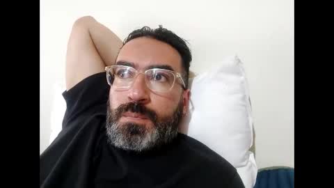 Snapshot of luis2988z chatting on January 3, 6:46 pm Hairyman online show from January 3, 6:46 pm