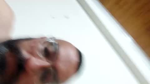 Snapshot of luis2988z chatting on January 9, 2:11 am Hairyman online show from January 9, 2:11 am