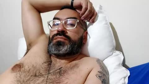 Snapshot of luis2988z chatting on January 10, 11:11 am Hairyman online show from January 10, 11:11 am