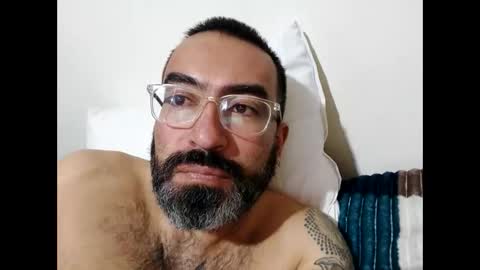 Snapshot of luis2988z chatting on February 13, 5:16 am Hairyman online show from February 13, 5:16 am