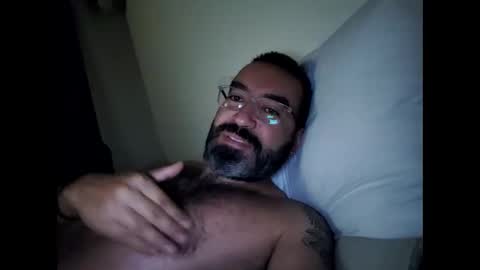 Snapshot of luis2988z chatting on February 21, 9:13 am Hairyman online show from February 21, 9:13 am