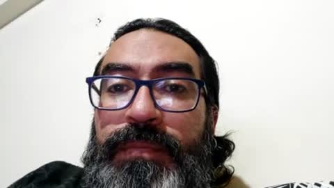 Snapshot of luis2988z chatting on June 19, 2:05 am Hairyman online show from June 19, 2:05 am
