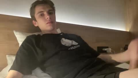 Luis online show from November 15, 4:43 am