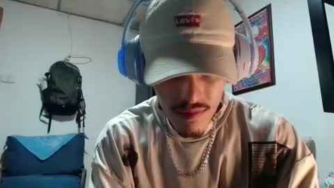 Luis AS online show from November 20, 11:26 pm