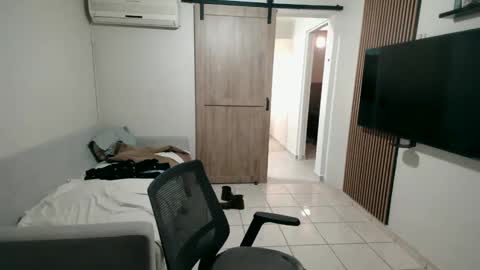 luis_flr online show from October 1, 5:41 pm