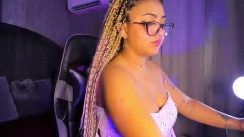       online show from March 5, 11:01 pm