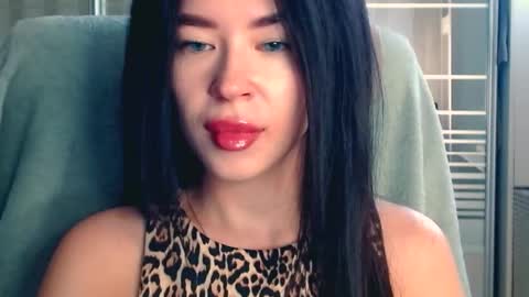 luisa lovedom online show from September 23, 8:06 am