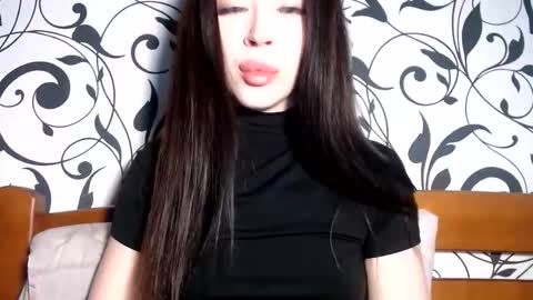 luisa lovedom online show from June 9, 8:37 am