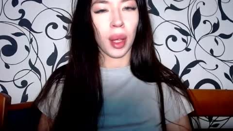 luisa lovedom online show from July 22, 7:44 am