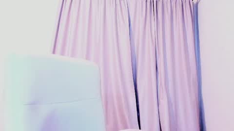Luisa Diaz online show from August 6, 1:29 am