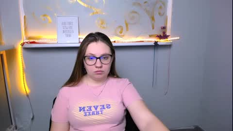 Snapshot of luizaheems_ chatting on December 7, 12:13 pm Luiza online show from December 7, 12:13 pm